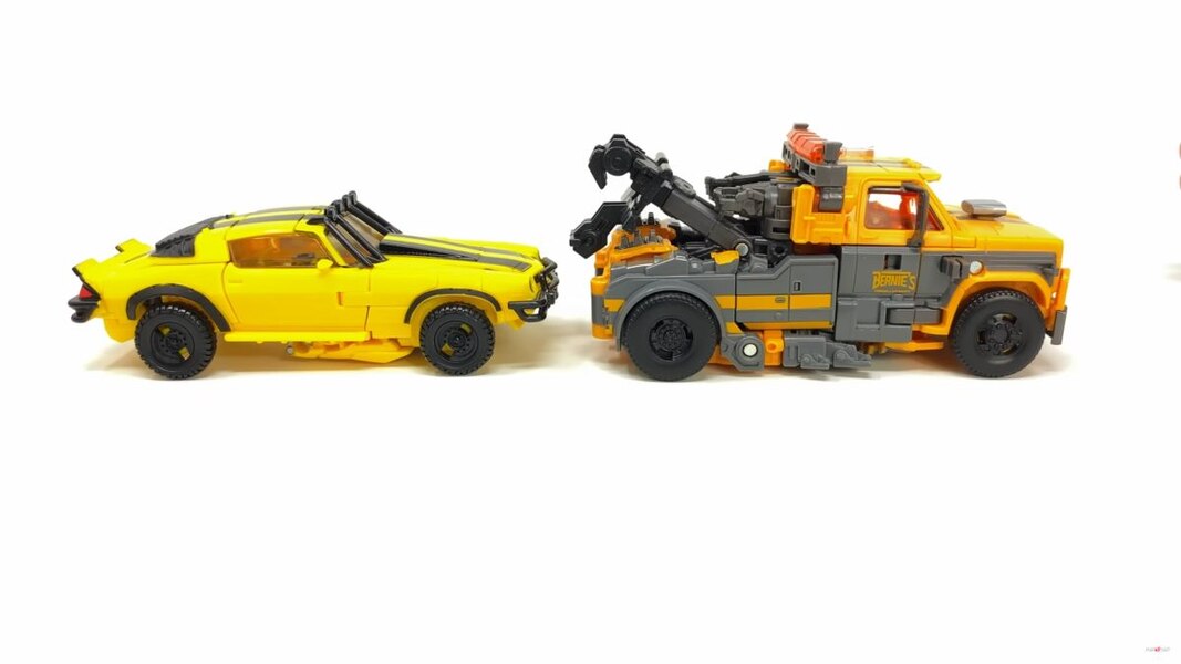 In Hand Image Of Transformers Rise Of The Beasts SS 100 Bumblebee  (28 of 44)